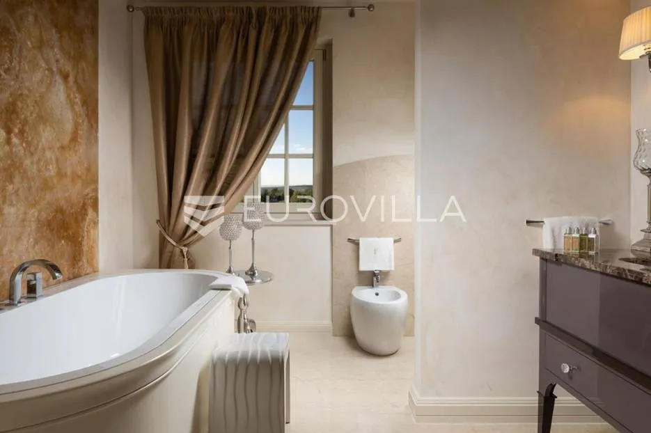 istra, vabriga, ekskluzivna, unikatna vila bezvremenske ljepote 338 m² - slika 17