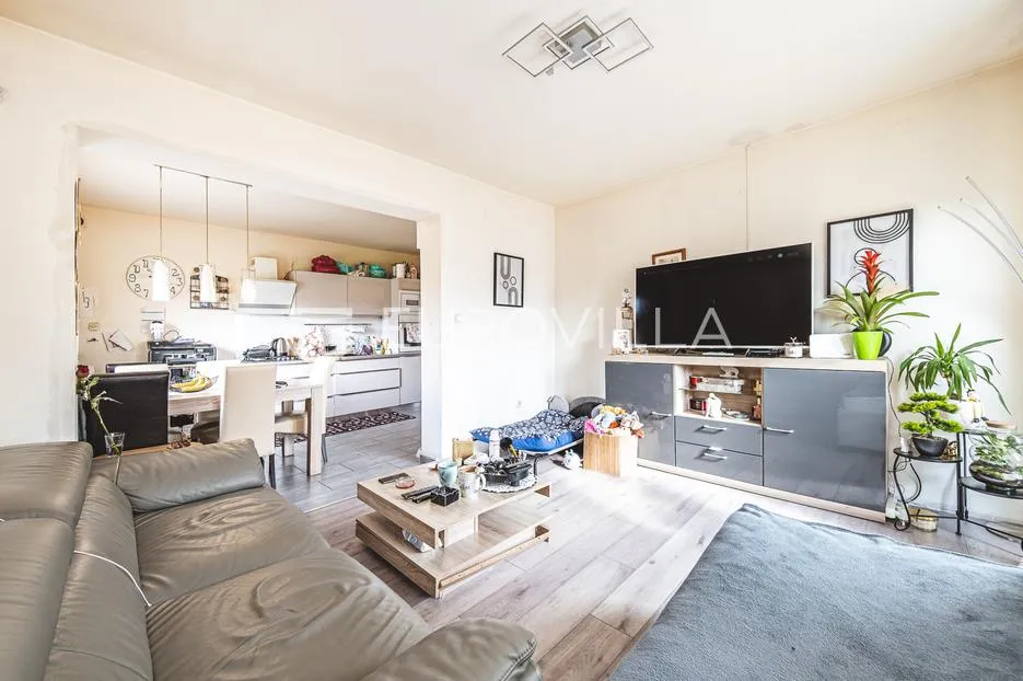 zaprešić okolica, brdovec, predivna kuća s 3 garaže 316 m² - slika 4
