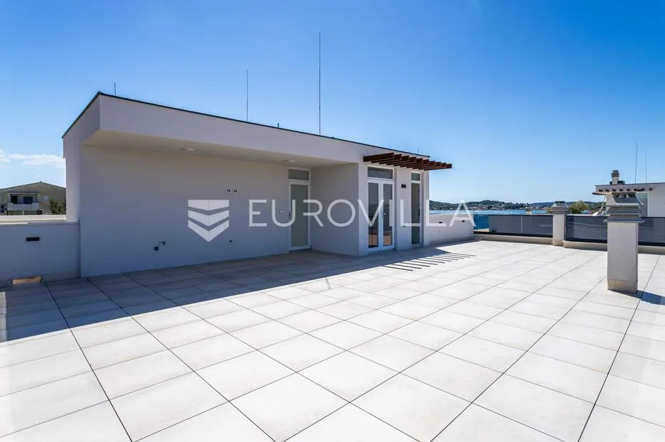 srima, dvoetažni penthouse s prostranom terasom i pogledom na more - slika 4