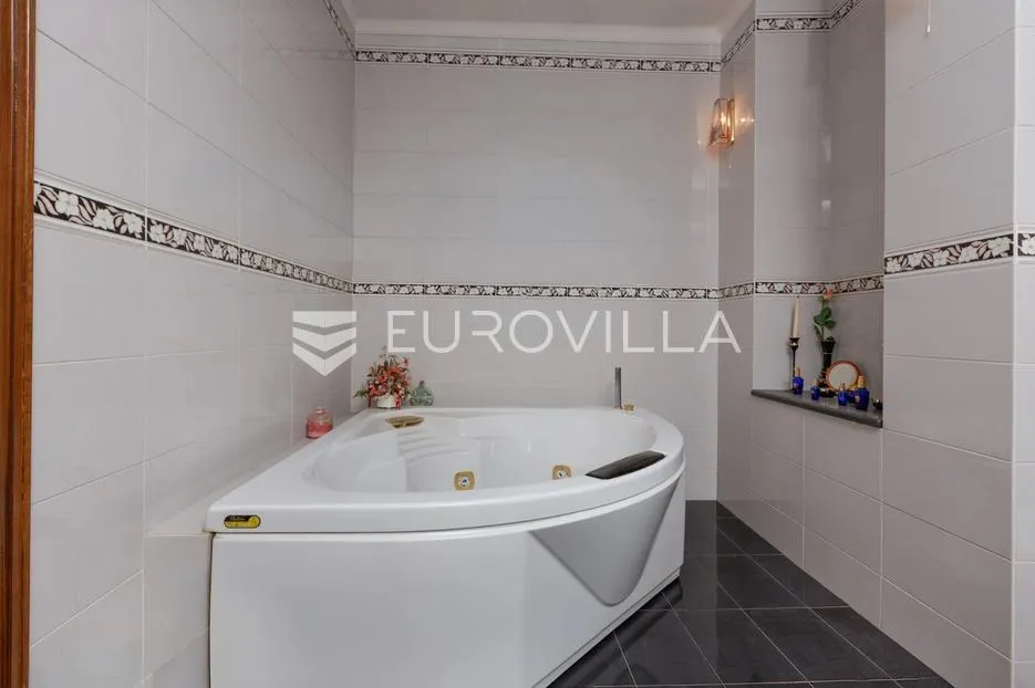 rijeka, kozala, stan veličine 265,54 m² s okućnicom i garažom na odličnoj lokaciji - slika 15