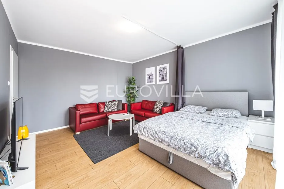 zagreb, miramarska, novouređen dvoipo soban stan površine 60 m² - slika 2