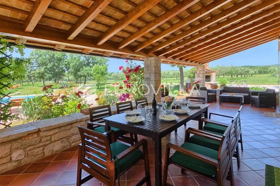 istra, bale, vila s bazenom na imanju od 30.000 m2 u osami - slika 45