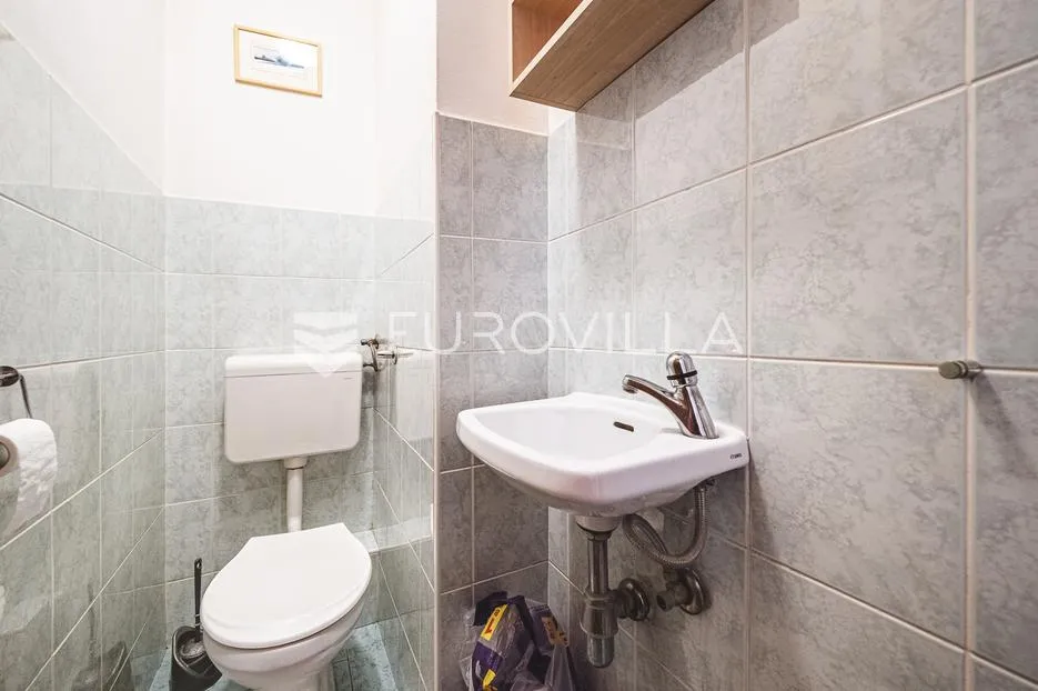 zagreb, bleiweisova, prekrasan dvosoban stan 55 m² - slika 10