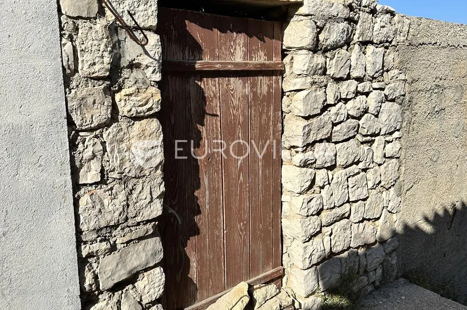 zadar, pag, prekrasna kuća u samom centru paga s terasom, vrtom i konobom - slika 16