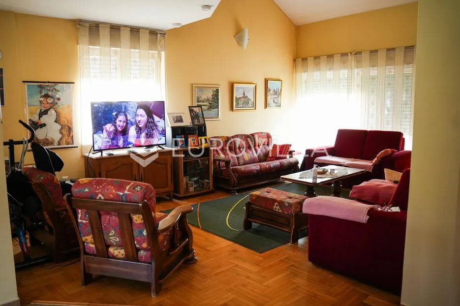 vinkovci, kuća 300 m², centar, namještena, odmah useljiva - slika 12