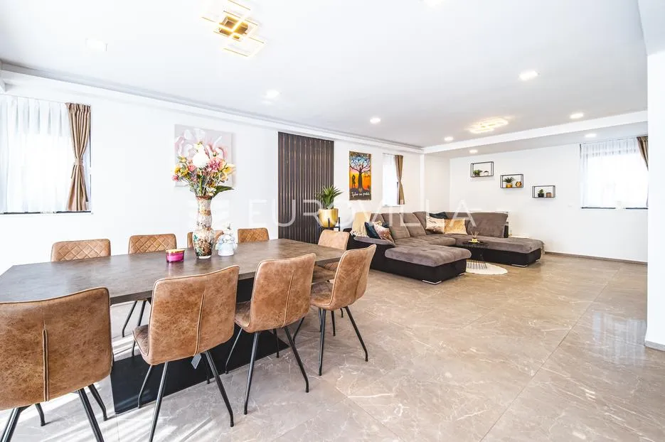 zagreb, podsused, predivna moderna kuća 278 m2 - slika 2