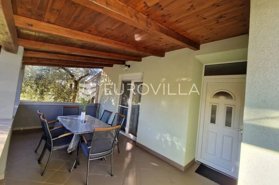 istra, pula - veli vrh, dvije samostojeće prizemnice sa bazenom nkp 50 m2 i 90 m2 - slika 39