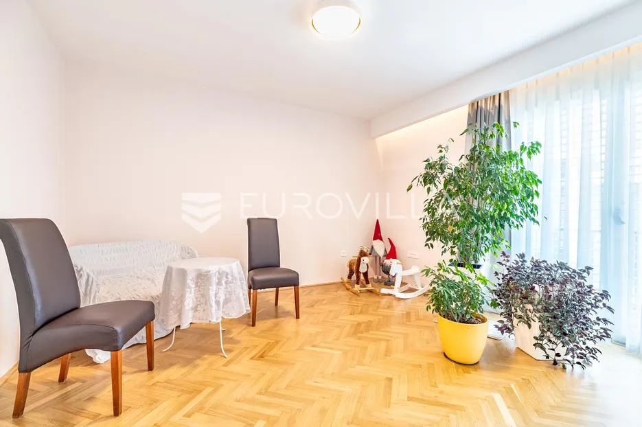 zagreb, šercerova, prekrasan novoadaptirani trosobni stan sa vrtom i parking mjestom, 86 m² - slika 7