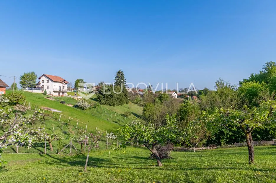 beretinec, zemljište okruženo zelenilom površine 1245 m² - slika 2