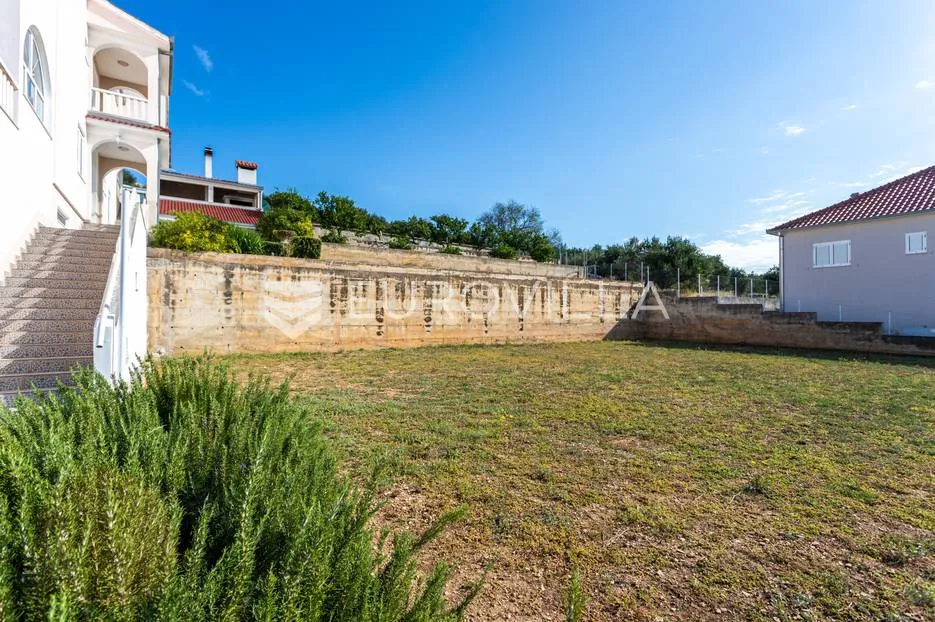 okolica trogira, kuća s građevinskom parcelom i panoramskim pogledom - slika 6
