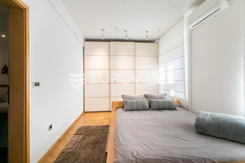zagreb, maksimir, prekrasan dvoetažni peterosoban stan 202,10 m² - slika 9