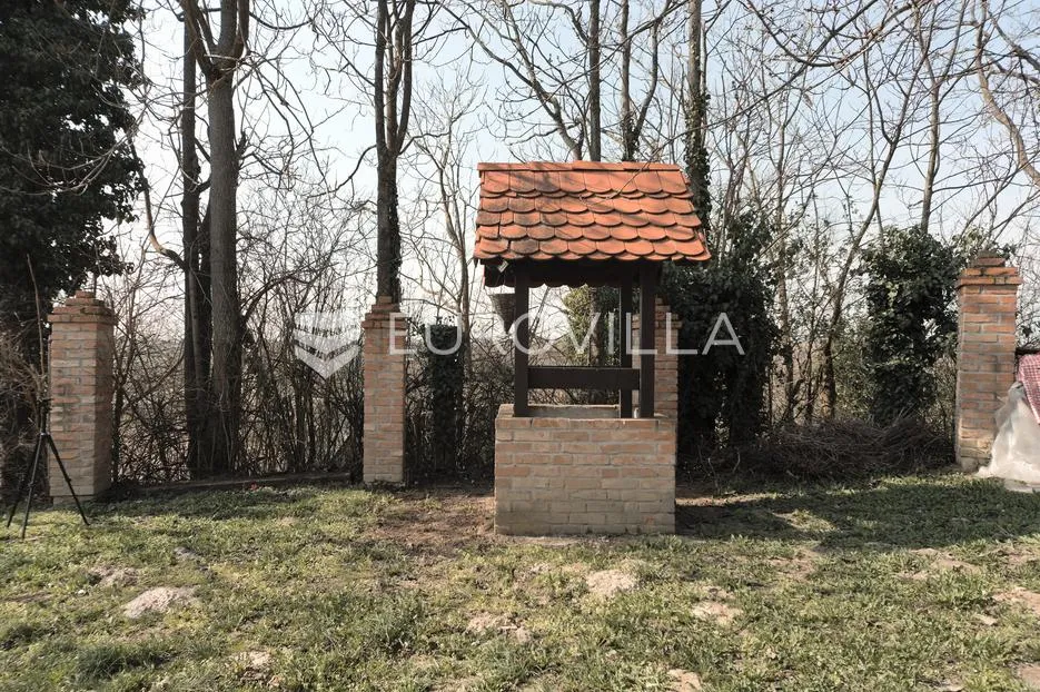 osijek, bijelo brdo, prodaje se vikendica sa vinskim podrumom i uređenom konobom - slika 3