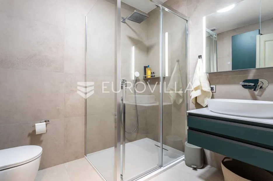 kaštel sućurac, novoizgrađena vila s bazenom i panoramskim pogledom na more - slika 12