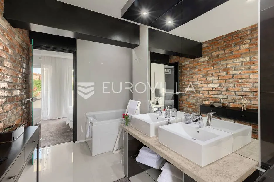 rovinj, rovinjsko selo, prekrasna villa s wellnessom i bazenom, 224 m² - slika 72