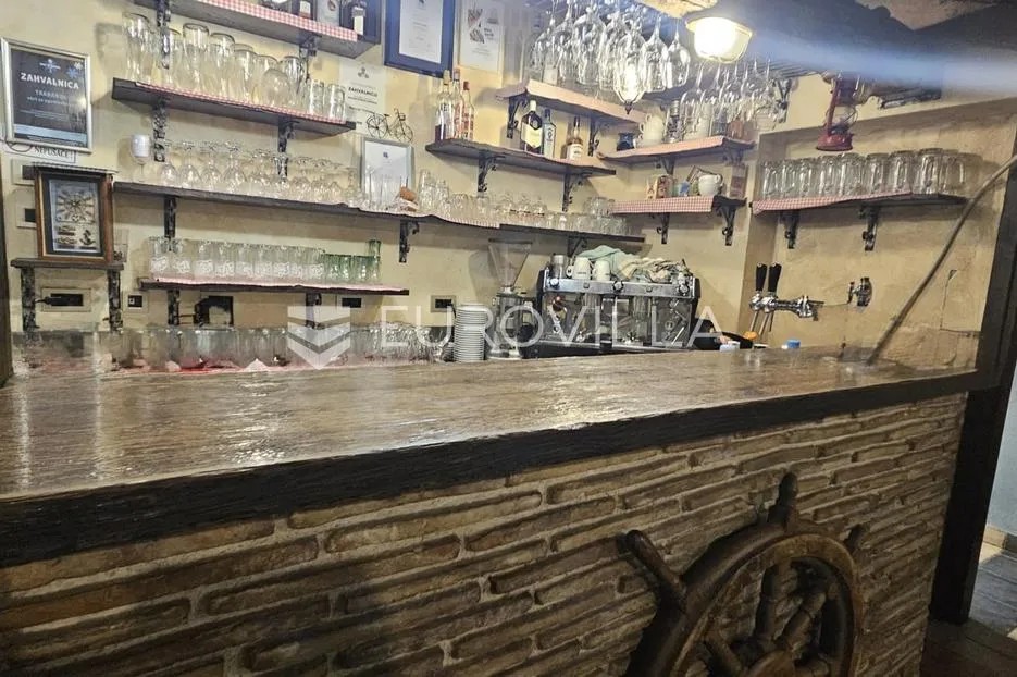 crikvenica, najam restorana s terasom u centru, uređen, terasa, pogled na more - slika 2
