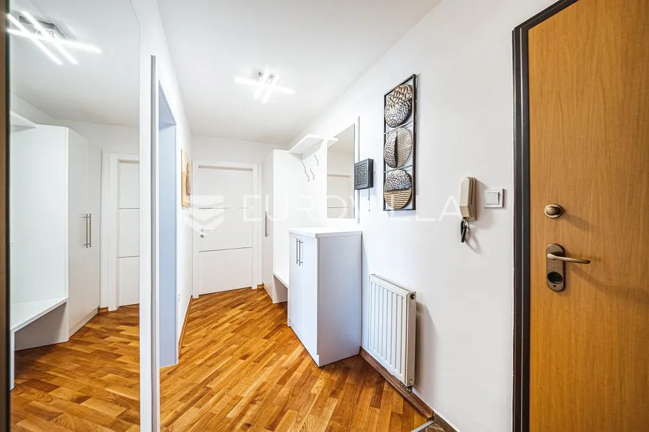 zagreb, črnomerec, prekrasan trosoban stan 64 m² - slika 7