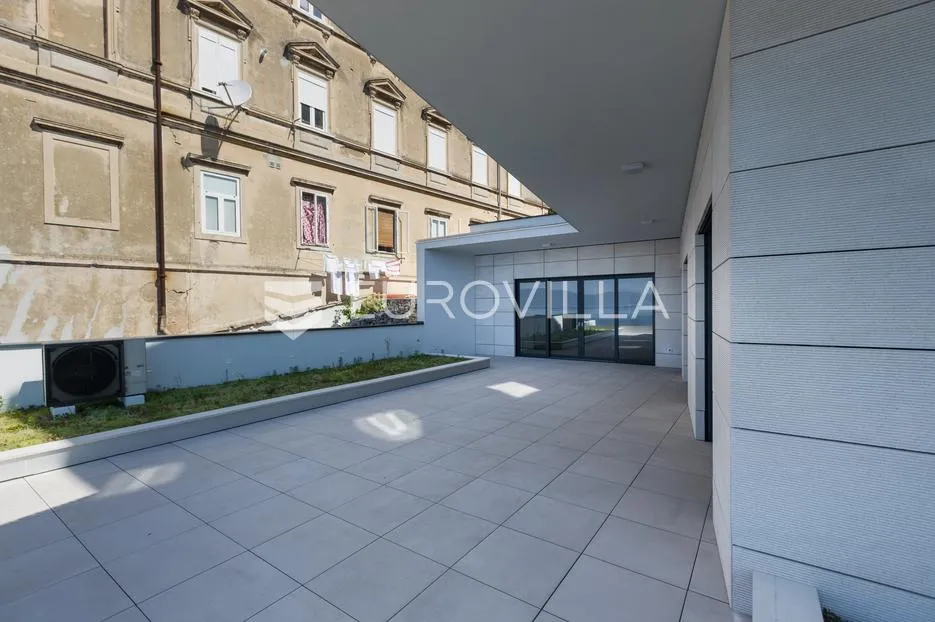 rijeka, pećine, novogradnja, luksuzan četverosoban stan 200,29 m² prvi red do mora - slika 9