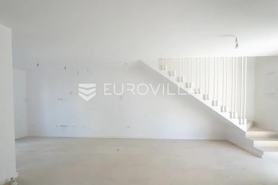 zadar, vrsi, moderna kuća u nizu s vrtom - slika 8