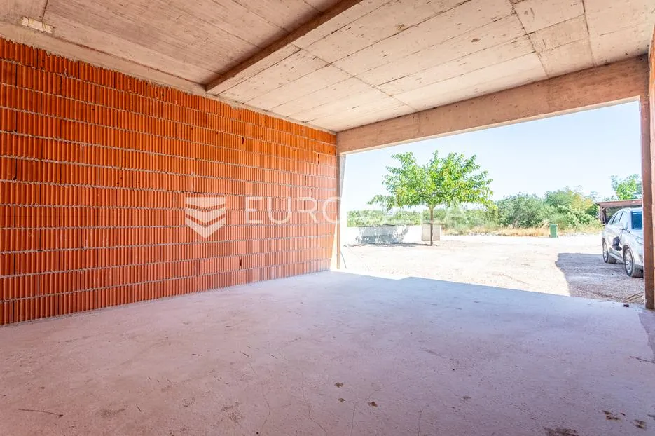 vodice, prekrasna i prostrana vila s bazenom, 730,25 m² - slika 20