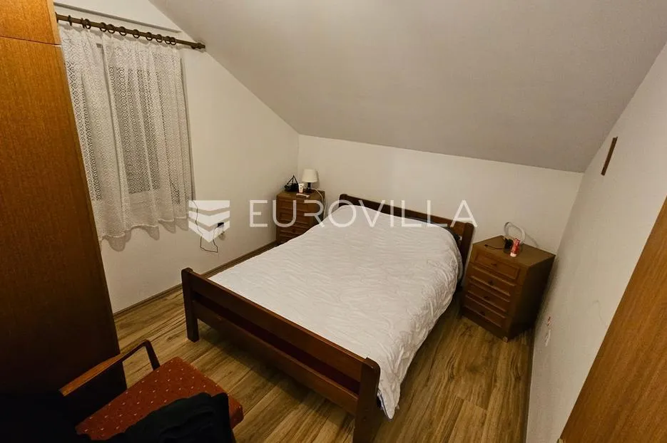 generalski stol, vikendica 133 m² s dvorištem od 300 m² - slika 11