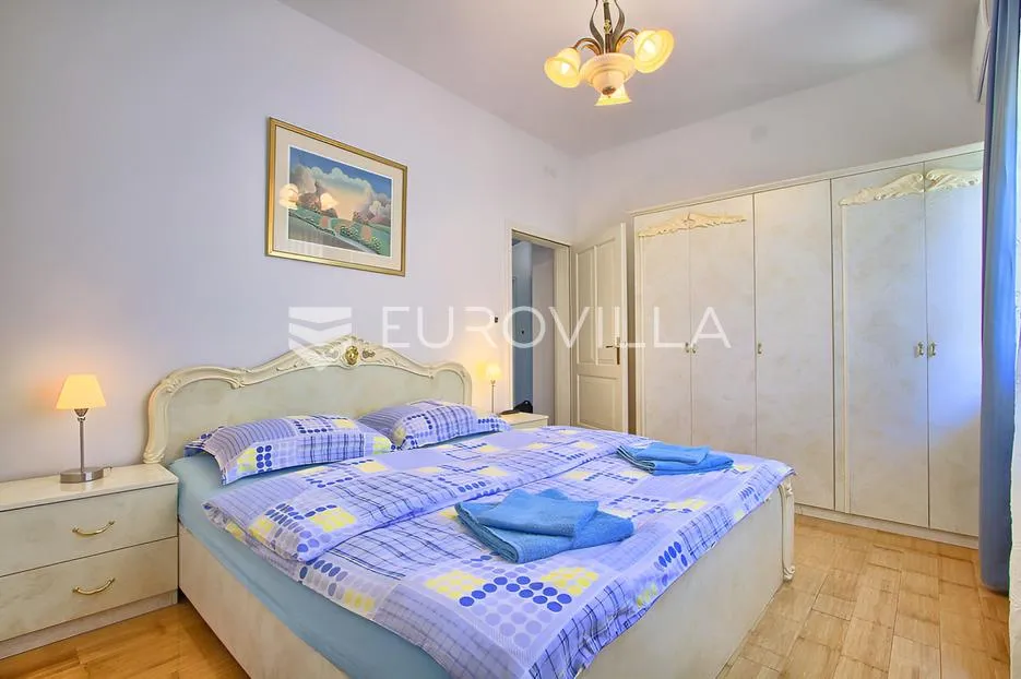 poreč, ekskluzivna vila s 430 m2, atraktivna lokacija - slika 38