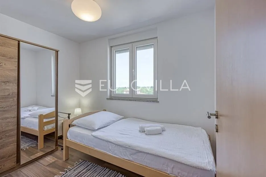 istra, murine, novo adaptiran stan s dvije spavaće sobe te neto korisnom površinom od 61,2 m² - slika 9
