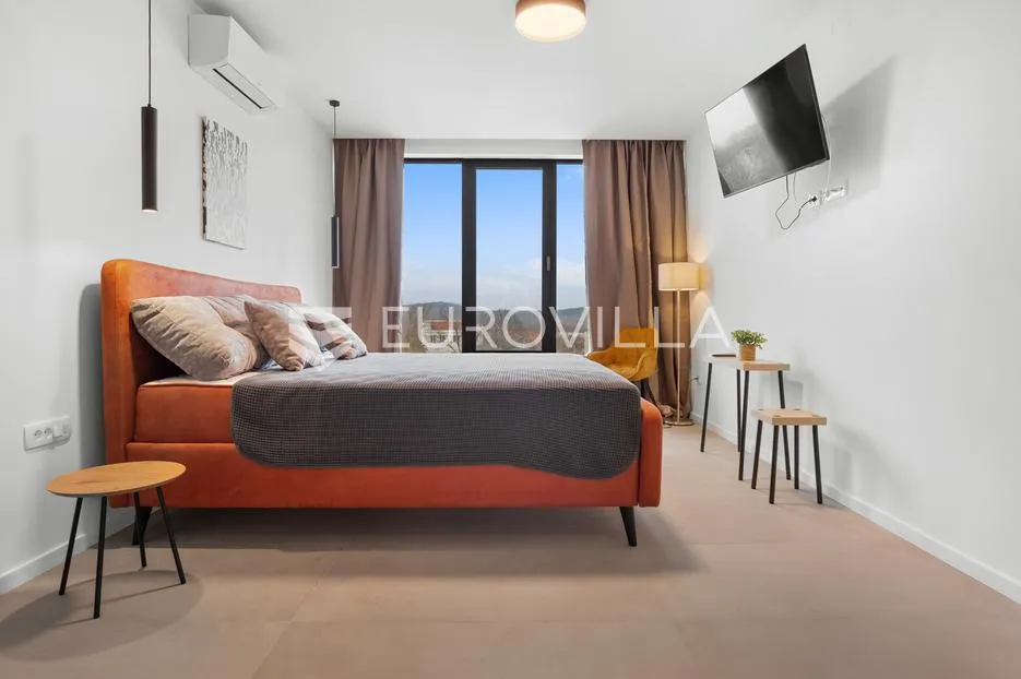 istra, rovinjsko selo, jedinstvena katnica 250 m² - slika 12