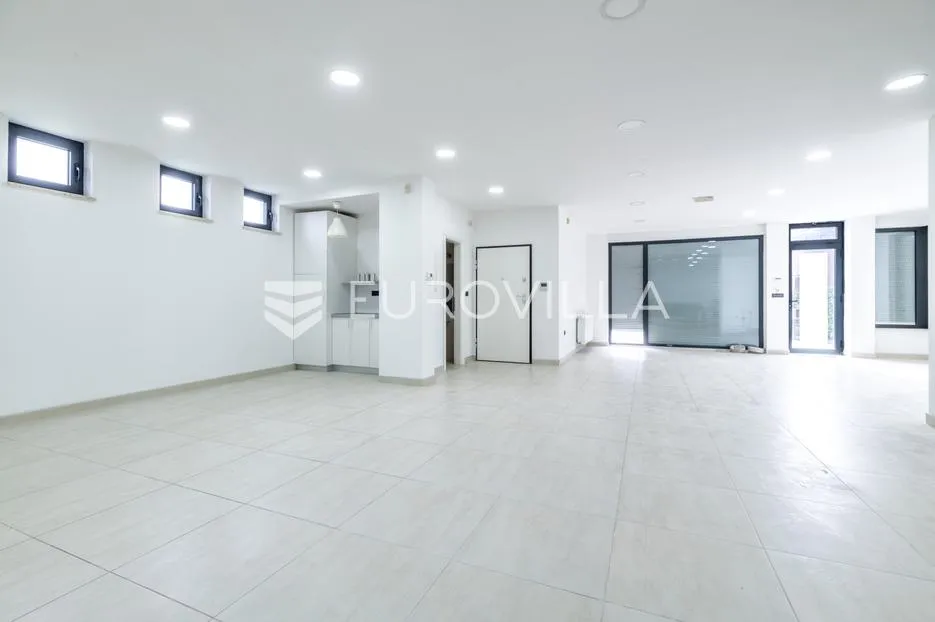 Samobor, centar, poslovni prostor NKP 96 m2