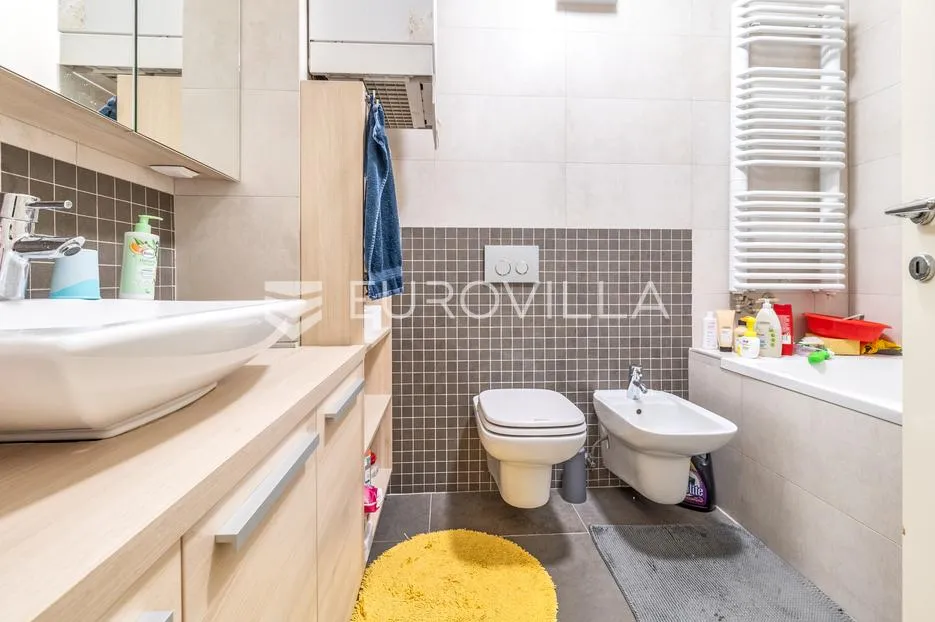 zagreb, medveščak, trosoban stan sa zimskim vrtom, terasom i garažom, 124 m² - slika 8