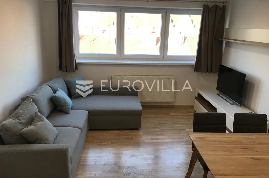 zagreb, amruševa, šesterosoban stan površine 129 m² - slika 7