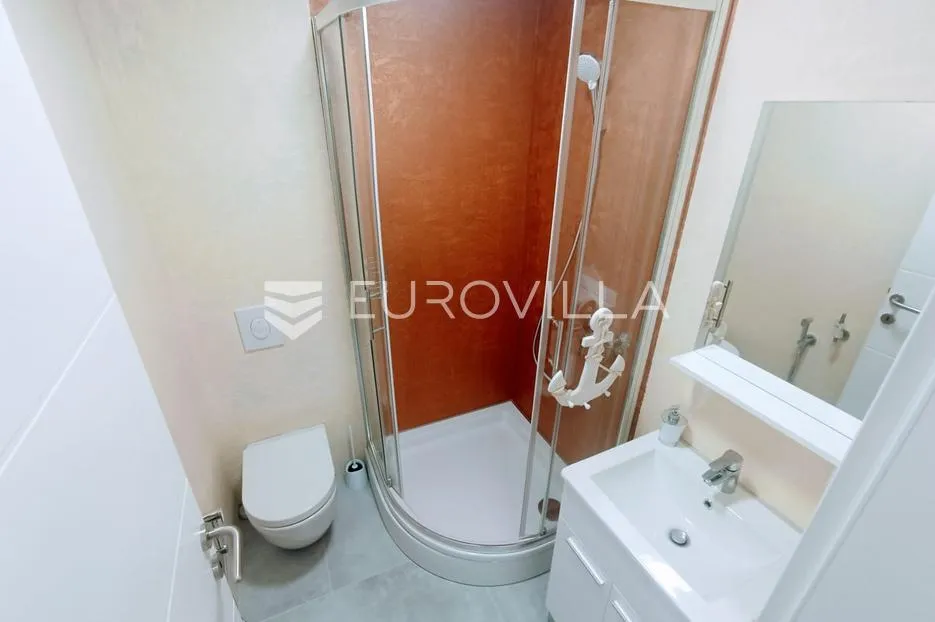renovirana kamena kuća u okolici pule - slika 11