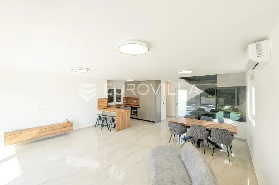 zadar, privlaka, moderna vila s bazenom, novogradnja, 300m od mora - slika 2