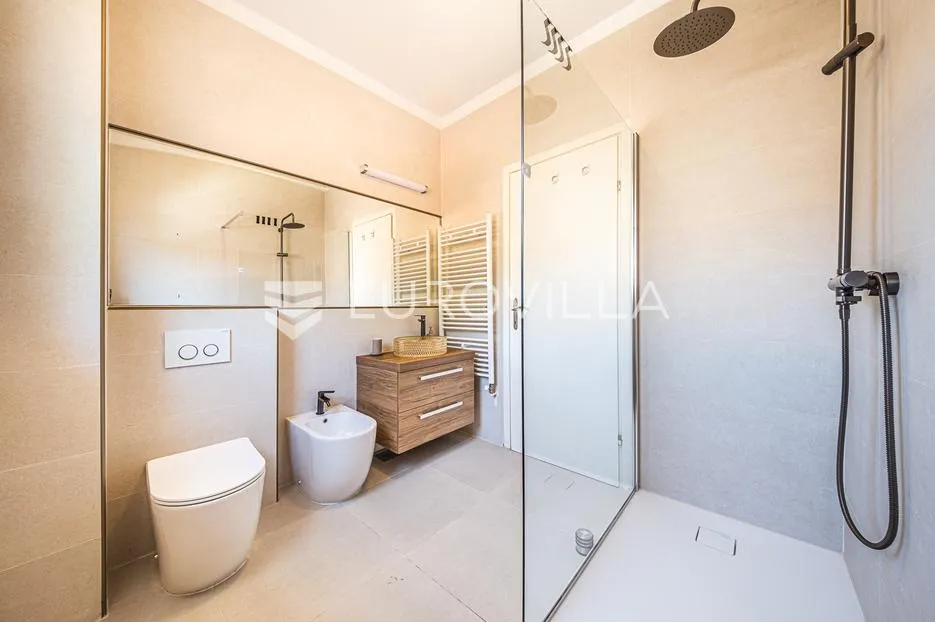 zagreb, kraljevec, prekrasan trosoban stan s garažom 121 m² - slika 14