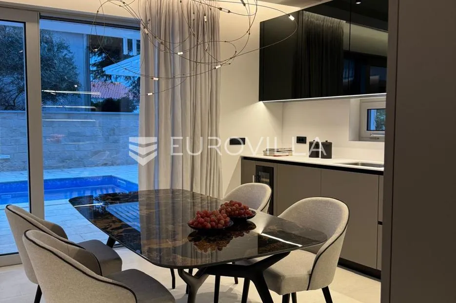 krk, luksuzan stan s bazenom, 113 m² novogradnja - slika 23