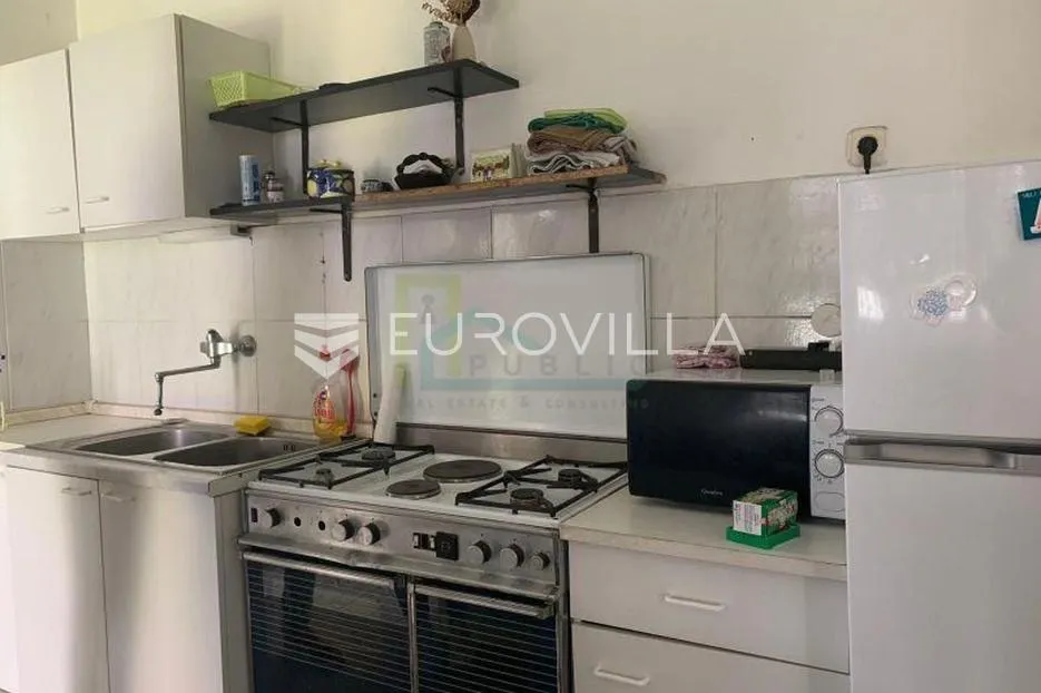 zagreb, šalata, trosoban stan 81 m² s tavanom, adaptacija - slika 3