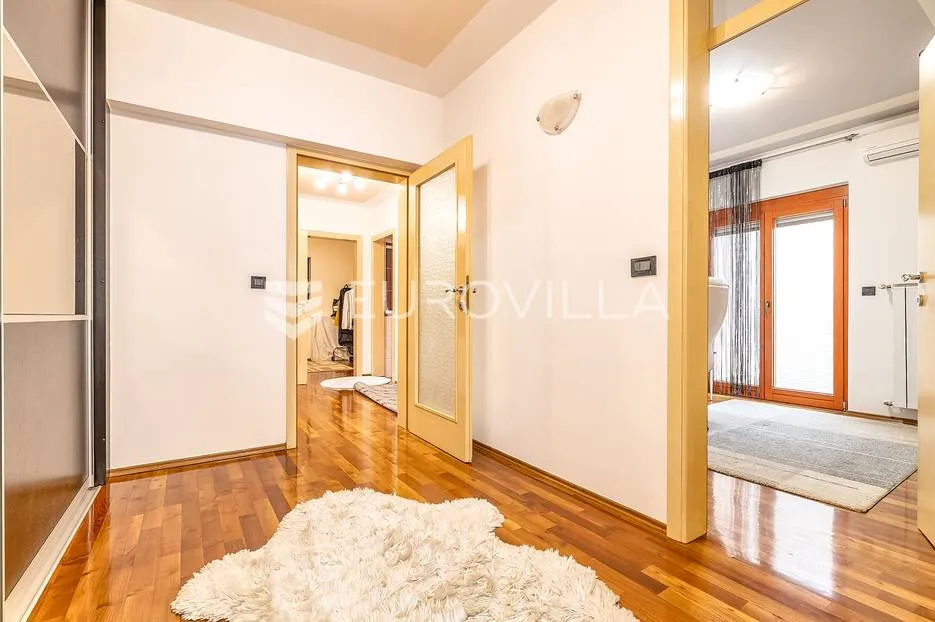zagreb, pantovčak, uređen četverosoban 200 m2 - slika 11