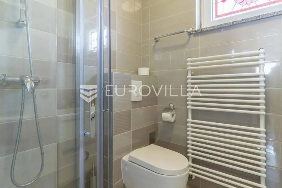 pula, pješčana uvala atraktivna samostojeća vila na velikoj okućnici - slika 23