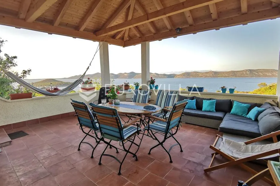 zadar, mali iž prekrasna kuća 280 m² - slika 2