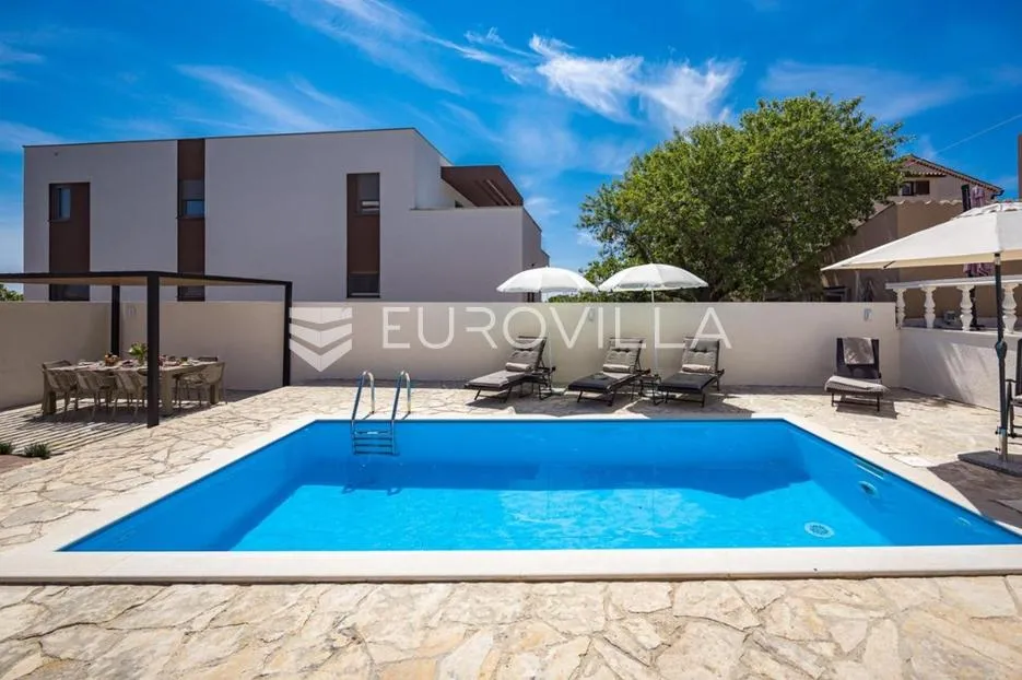 medulin, istra, luksuzna samostojeća vila 205 m² s bazenom i pogledom na more - slika 3