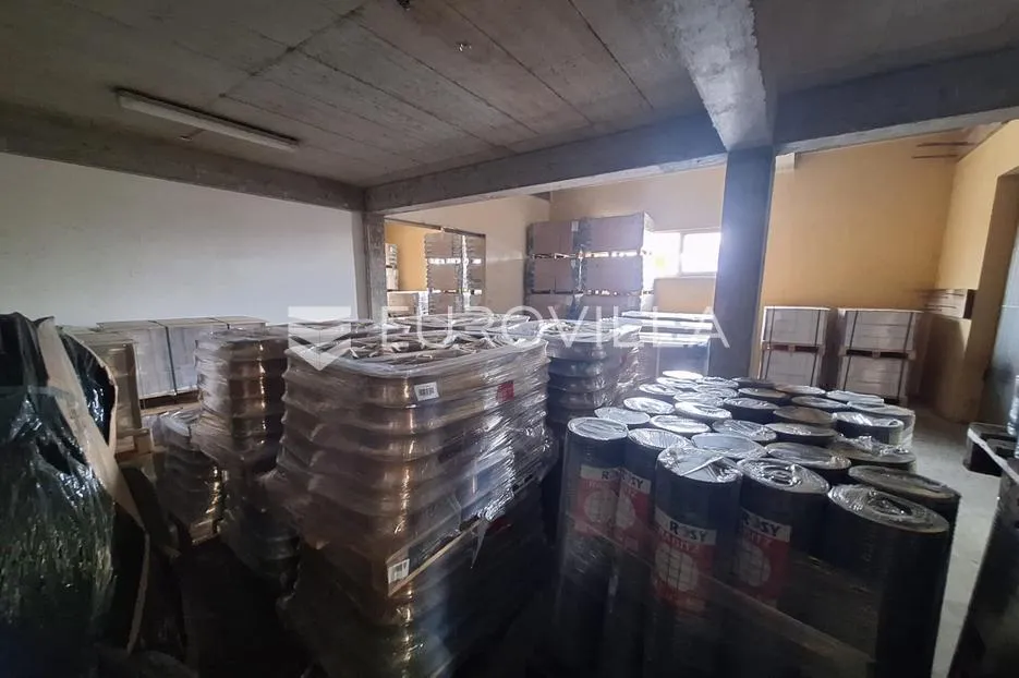 karlovac, ilovac, poslovna zgrada 530 m² s uredima i skladištem, odlična lokacija - slika 15