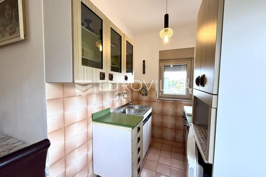medulin, kuća sa tri apartmana i pogledom na more - slika 11