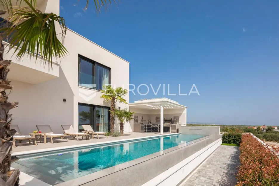 vodice, moderna vila s bazenom i pogledom na more, 332,92 m² - slika 29