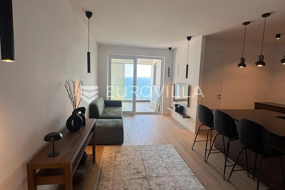 split, bel etage 2, luksuzan jednosoban stan s garažnim mjestom - slika 2