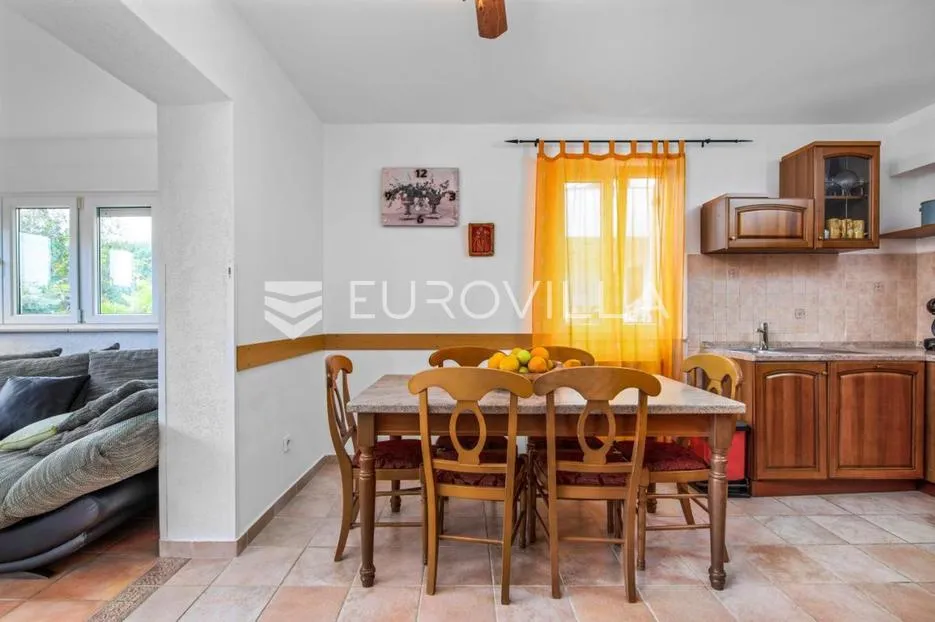 banjole, prekrasna uređena kuća nkp 350 m2 na velikoj okućnici od 3300 m2 - slika 28