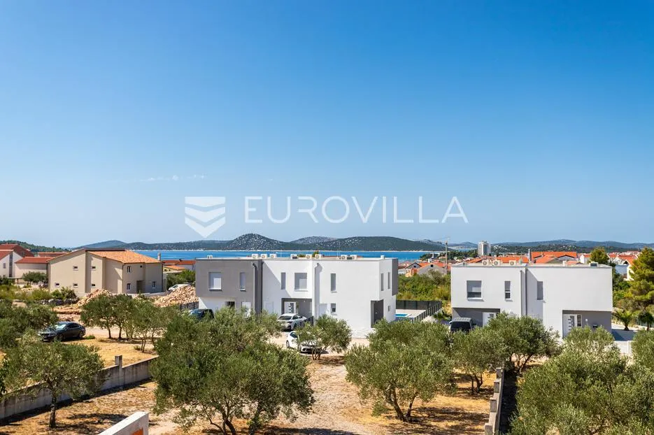 vodice, lijep dvosoban stan s pogledom na more, 97,28 m² - slika 15