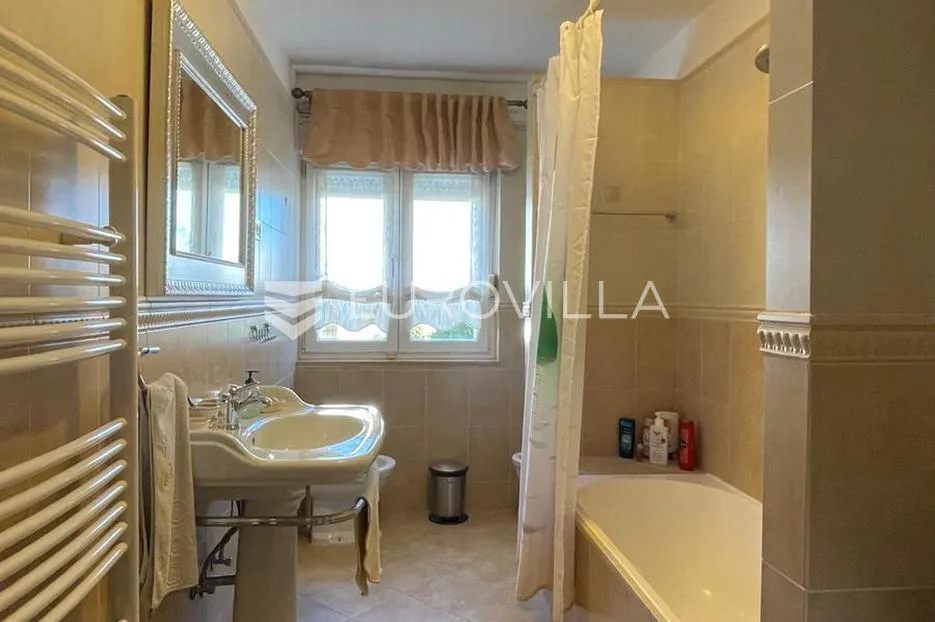 medulin, pješčana uvala, uređeni stan na traženoj lokaciji - slika 9