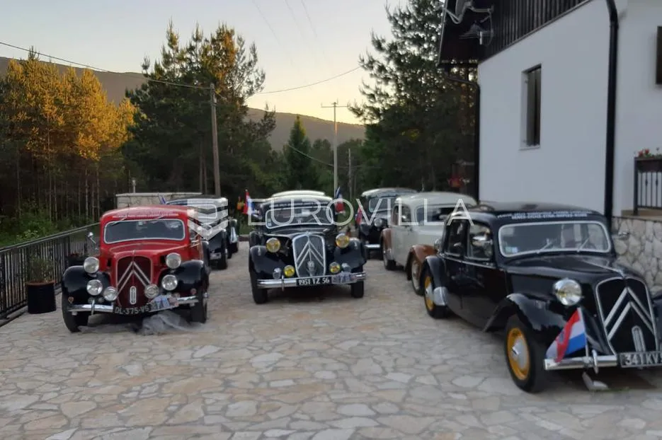 plitvička jezera, korenica, dvije kuće 470 m² - slika 9