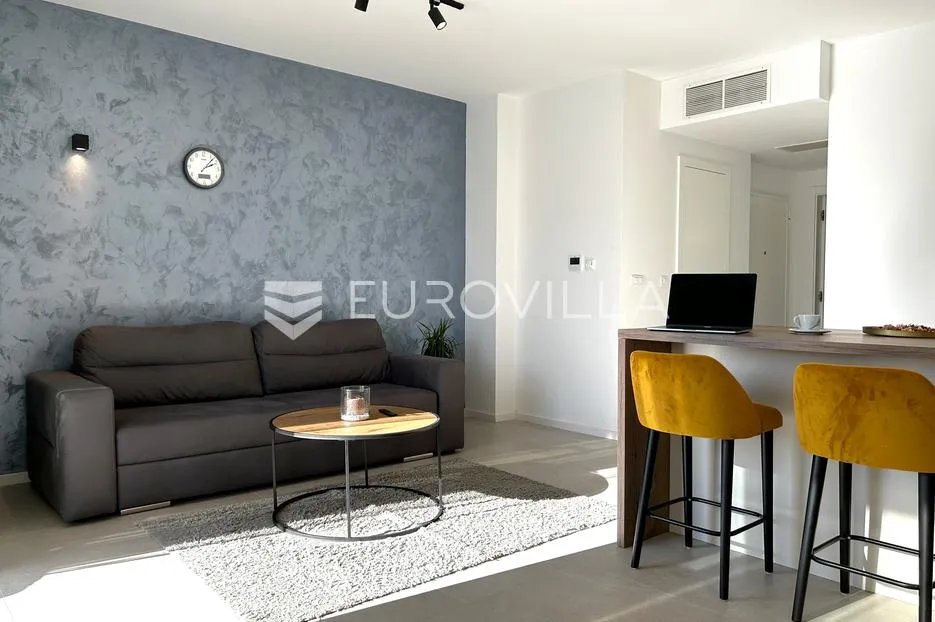 hvar, apartmanska vila sa pet uređenih apartmana - slika 48