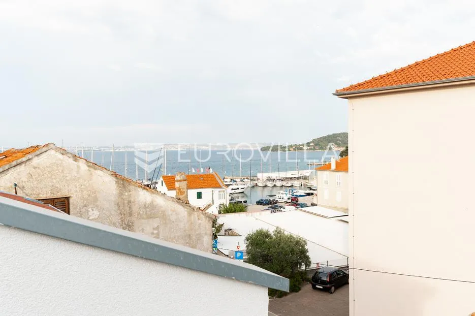 otok ugljan, preko, lijepa kuća s tri stana i pogledom na more - slika 68
