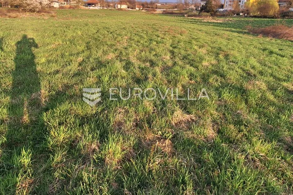 karlovac, donja švarča, građevinsko zemljište 800 m², odlična lokacija - slika 2